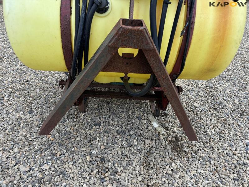 Water spray with A-frame 17