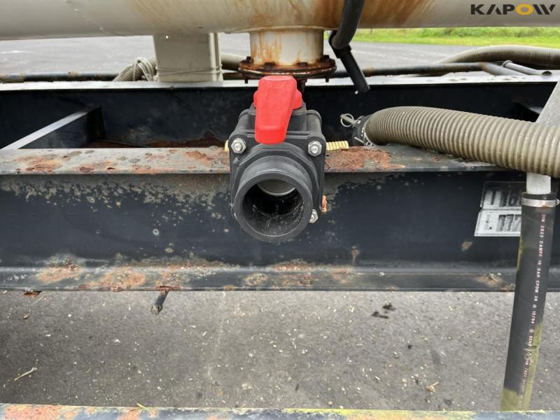 Water truck 9100 liters 21