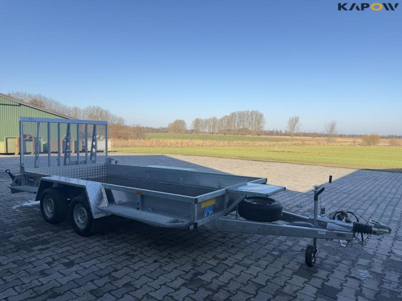 Variant 3518 M4 machine trailer 3