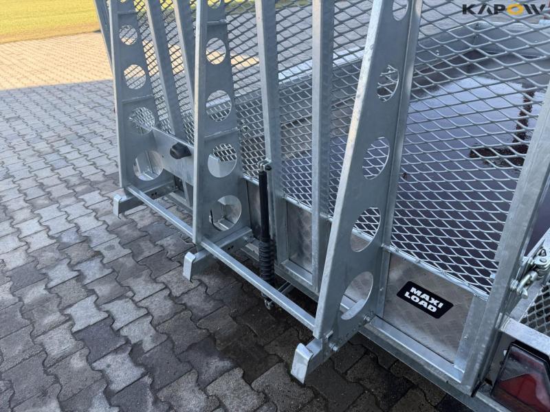 Variant 3518 M4 machine trailer 16