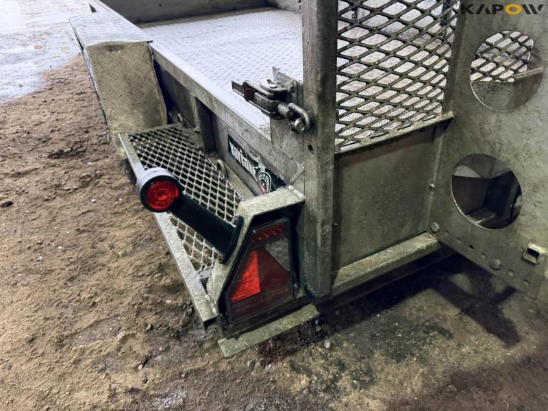 Variant 3518m4 machine trailer 21