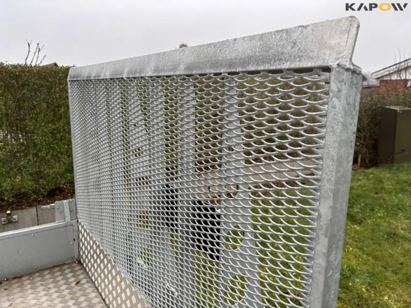 Variant machine trailer 31