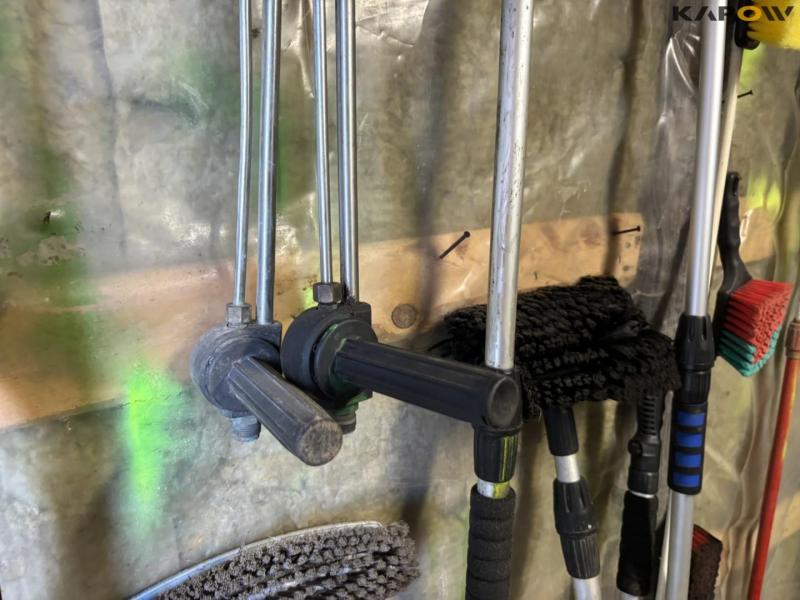 Washing equipment 9