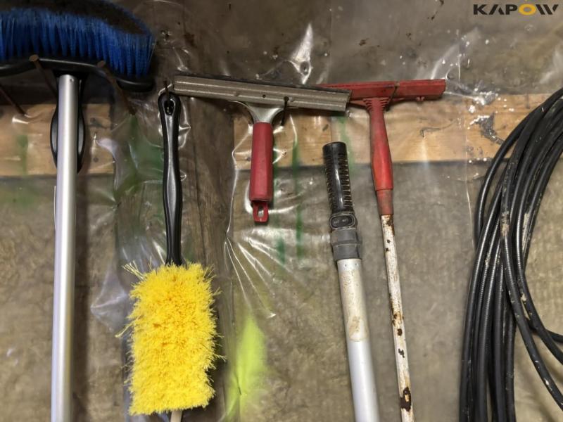 Washing equipment 14