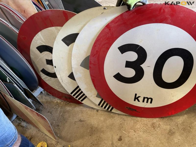 Road signs 25