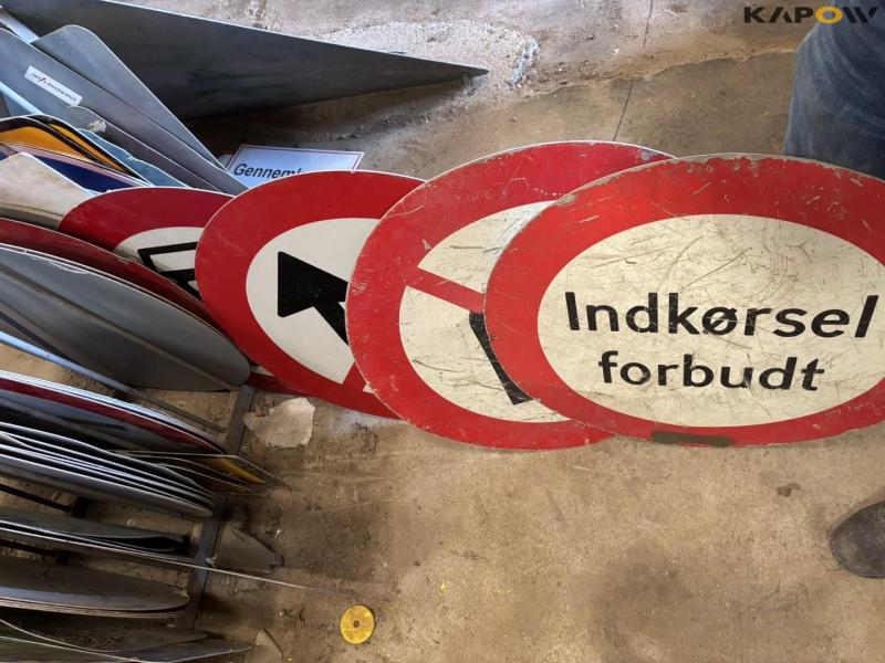 Road signs 29