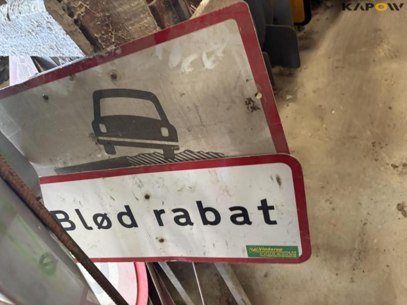 Road signs 40