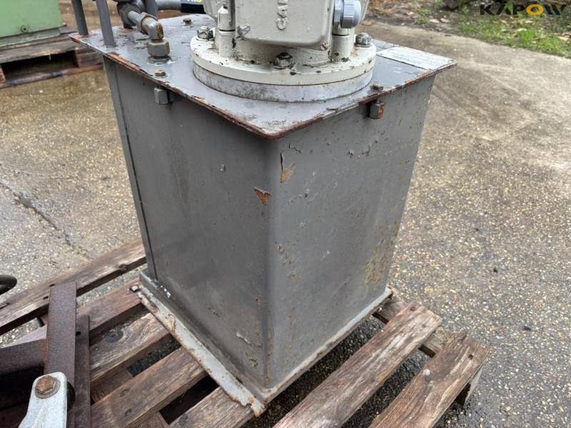 Vickers PU60 hydraulic station 13