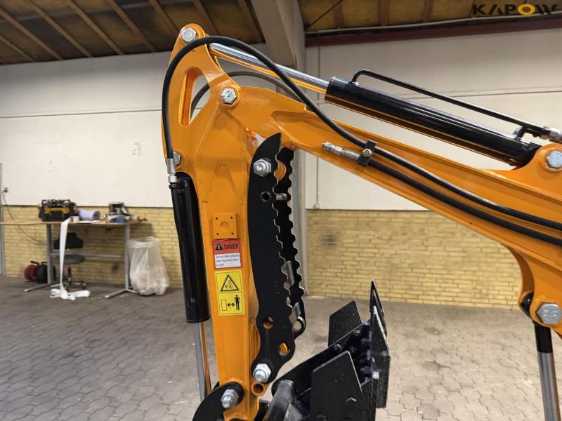 Vicsec VC 13D mini excavator 20