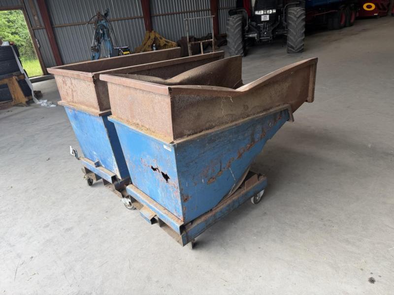 Tilting container 5