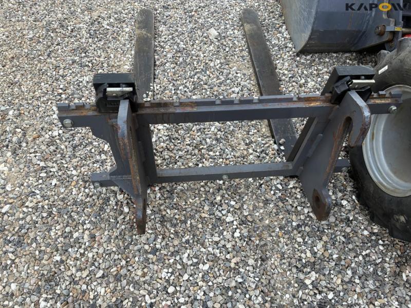VM Loader 1026 LXC skid steer loader 12
