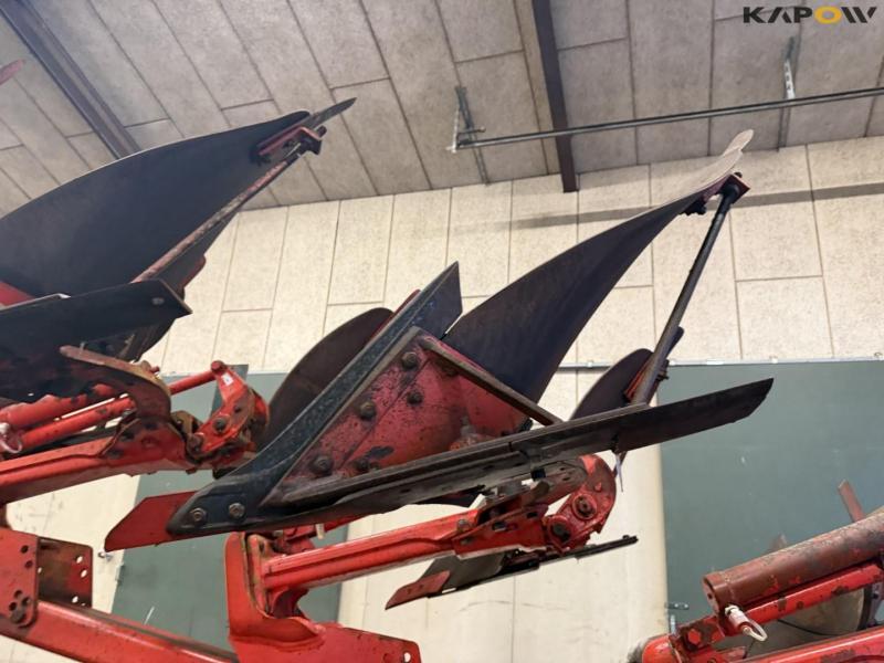 Vogel and Noot 8 furrow reversible plough 38