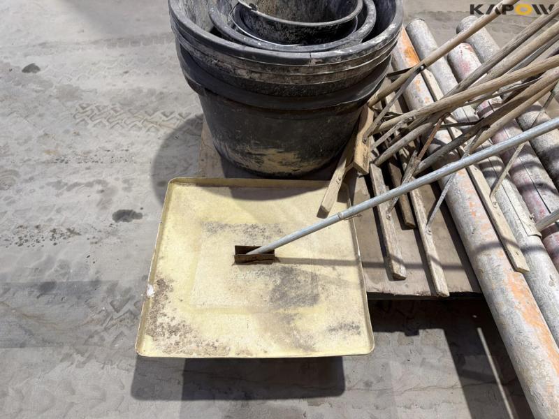 Trolley, brick pan and screed 10