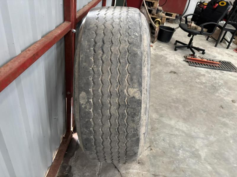 Wagon Tires 425/65-22.5 4