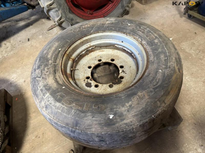 Wagon wheel 385/65-22.5 2