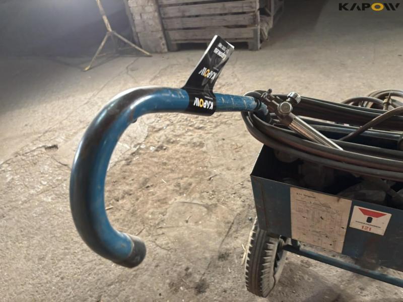 Trolley for Oxygen and Gas Cylinders 17