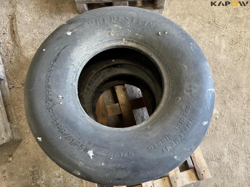 Carriage tire 12.5/80-15.3 - 14 ply 3