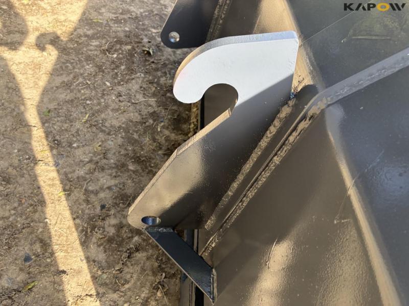 Volume bucket with Weidemann hitch 17