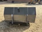 Volume bucket with Weidemann hitch 6