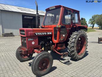 Volvo 2250 tractor