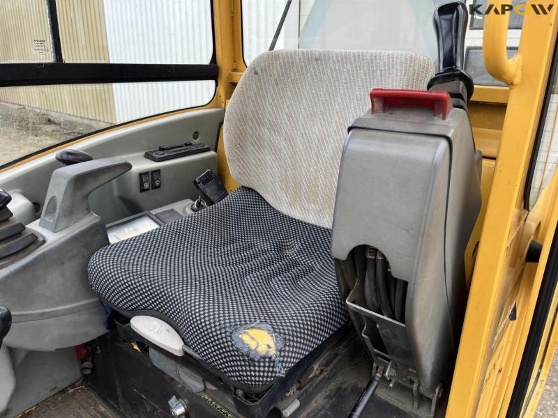 Volvo EC15B mini excavator 29