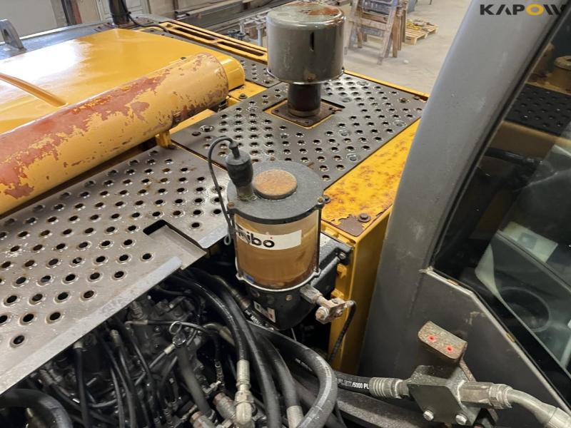 Volvo EC210CL excavator 32