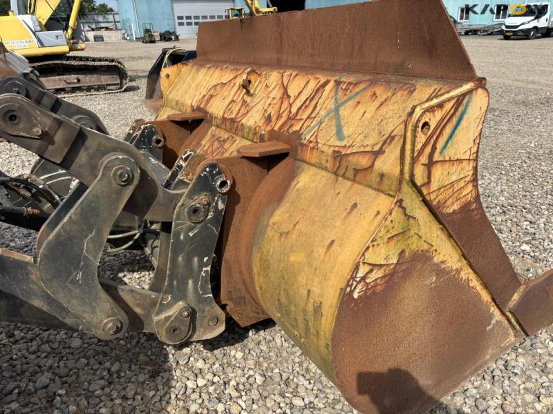 Volvo L90 wheel loader 15