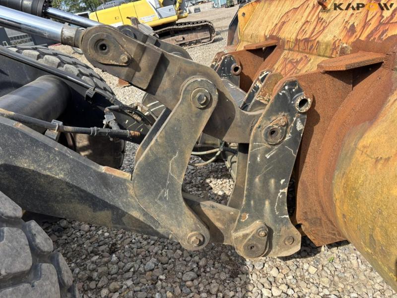 Volvo L90 wheel loader 16