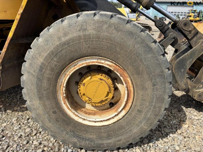 Volvo L90 wheel loader 23