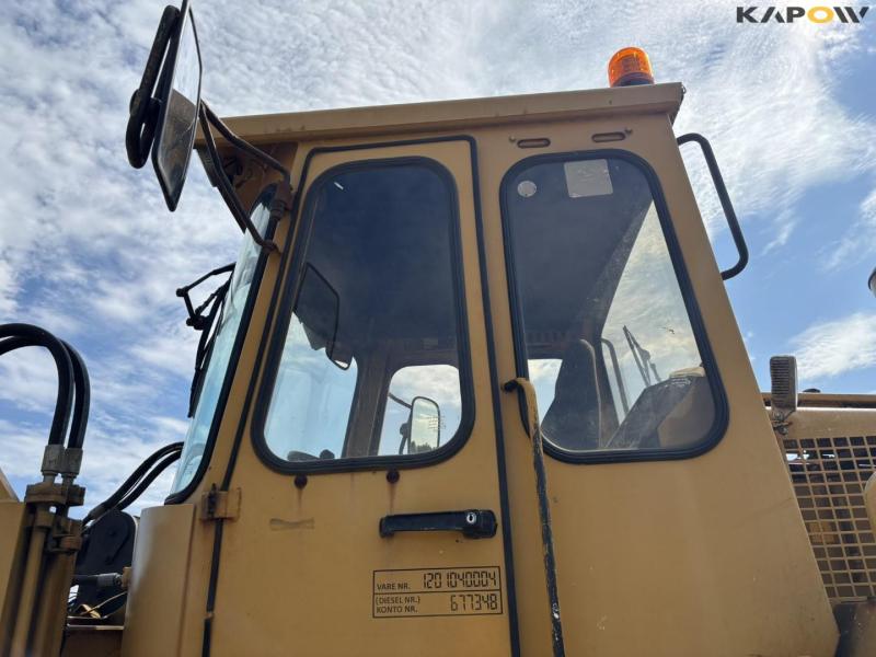Volvo L90 wheel loader 52
