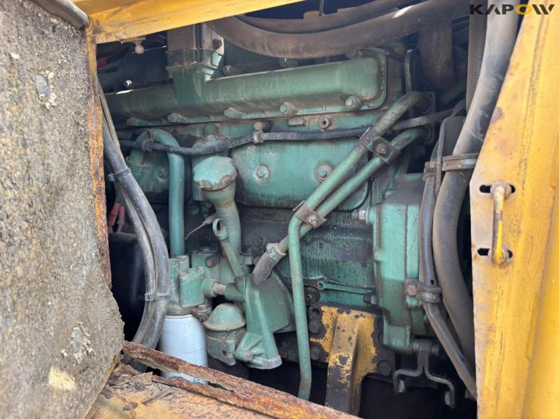Volvo L90 wheel loader 80