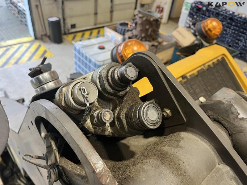 Volvo MC115CT4 skid steer 36