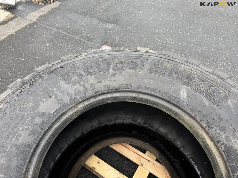 Vredestein 700/45-R22.5 tires 10