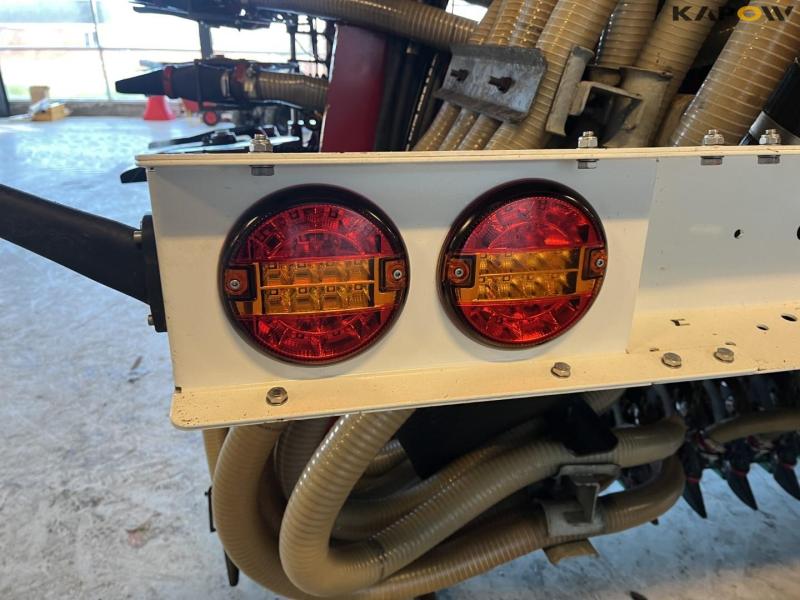 Vredo ZB3 12068 slit seeder 28