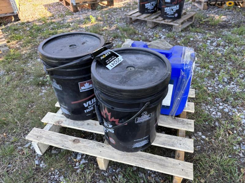 Vultrex grease and calibration liquid 3