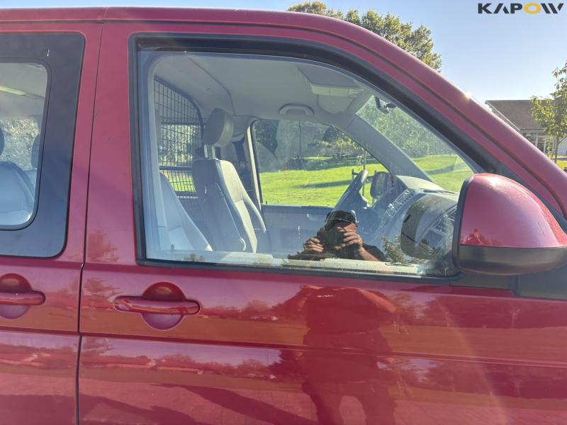 VW Caravelle 2.0 TDI bus 9 people 20