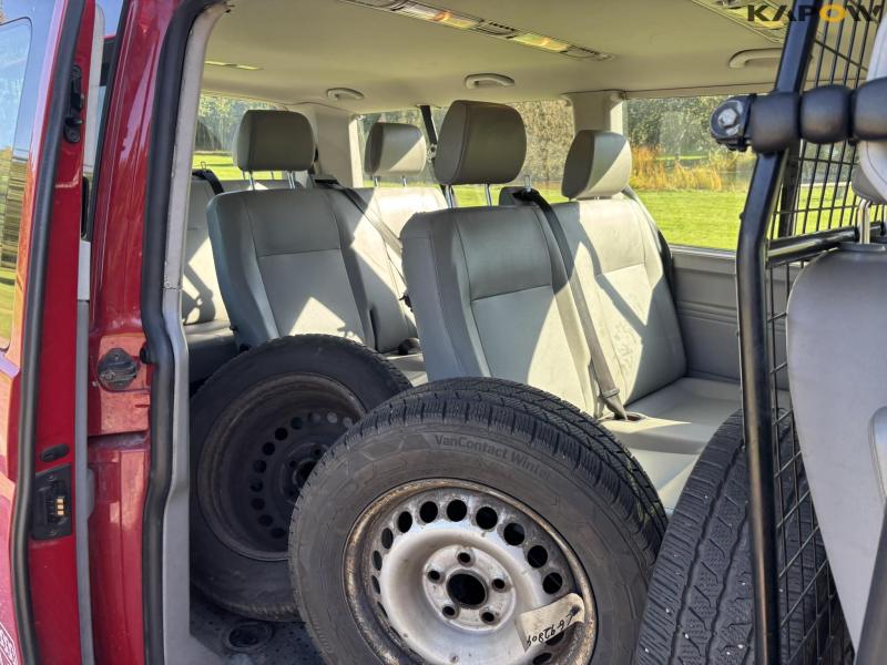 VW Caravelle 2.0 TDI bus 9 people 57