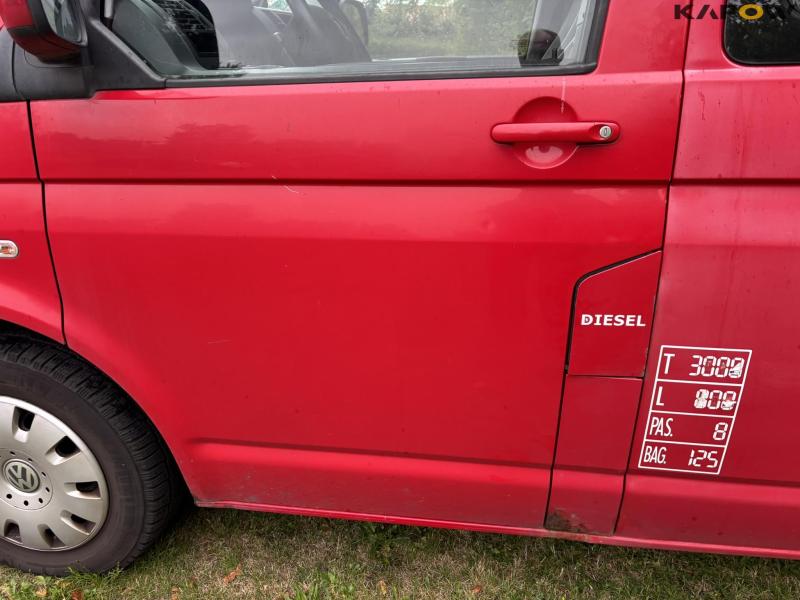 VW Caravelle 2.5 TDI 130 Hp 9-person bus 48