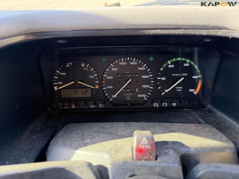 VW Caravelle passenger car 24