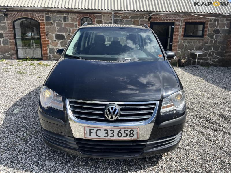 VW Touran 1.6 passenger car 2