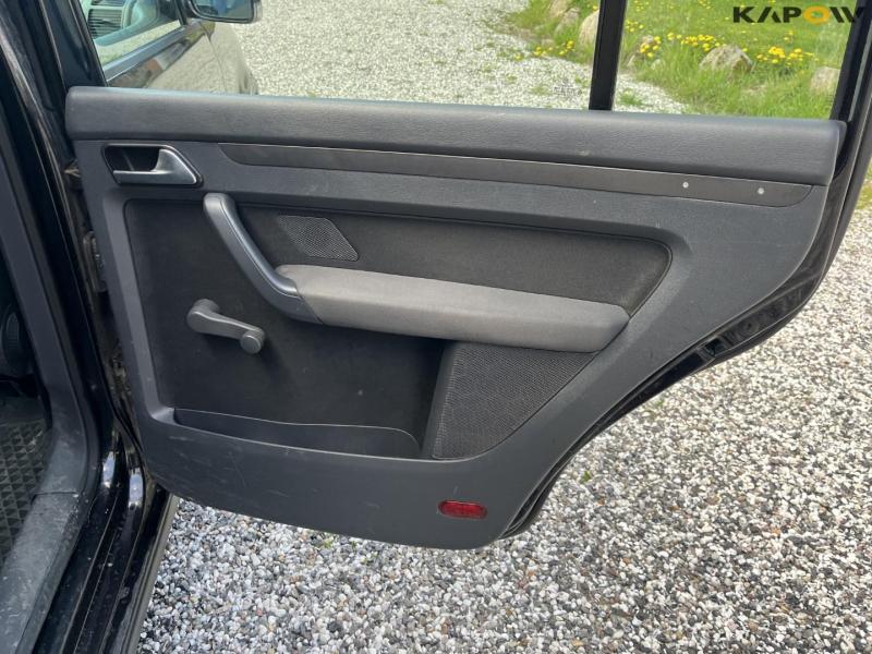 VW Touran 1.6 passenger car 30