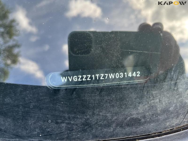 VW Touran 1.6 passenger car 36