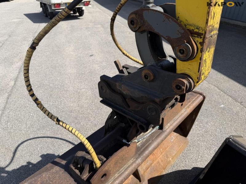Wacker Neuson 2503 mini excavator 10
