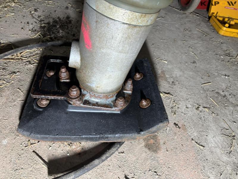Wacker-Neuson BS50-2i ground flea 9