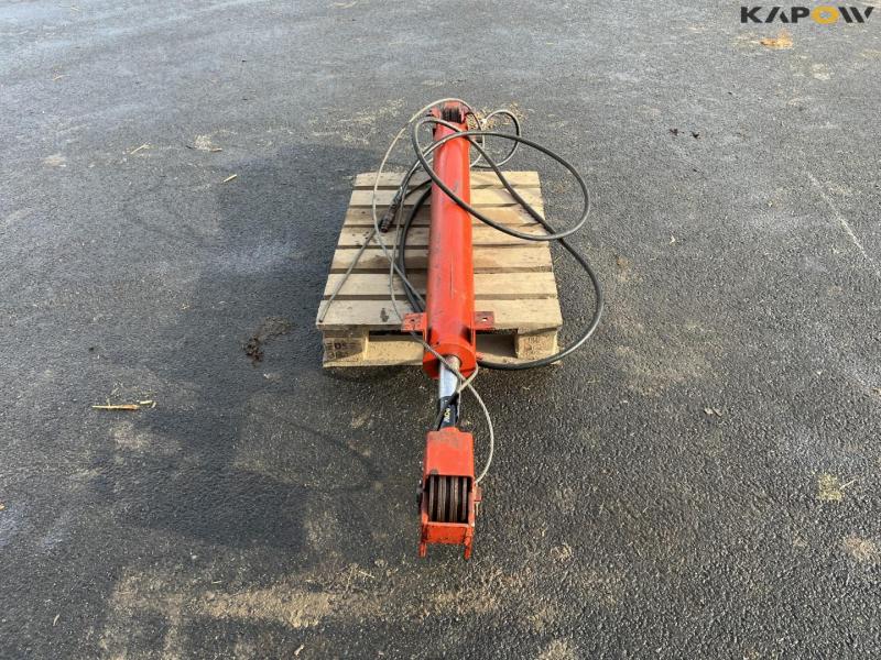 Lifting cylinder for Westfield grain auger 6
