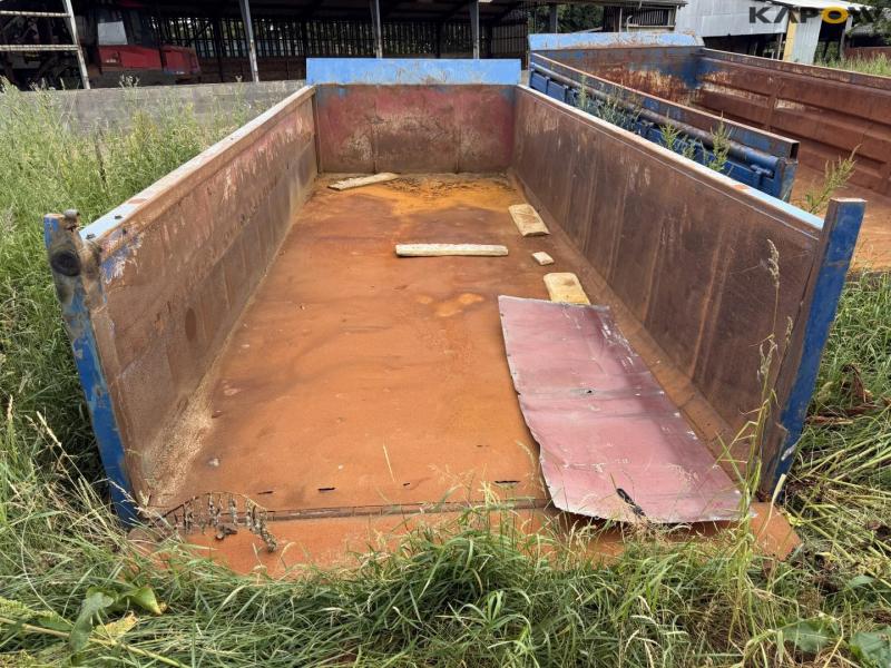 Wire hoist container 5