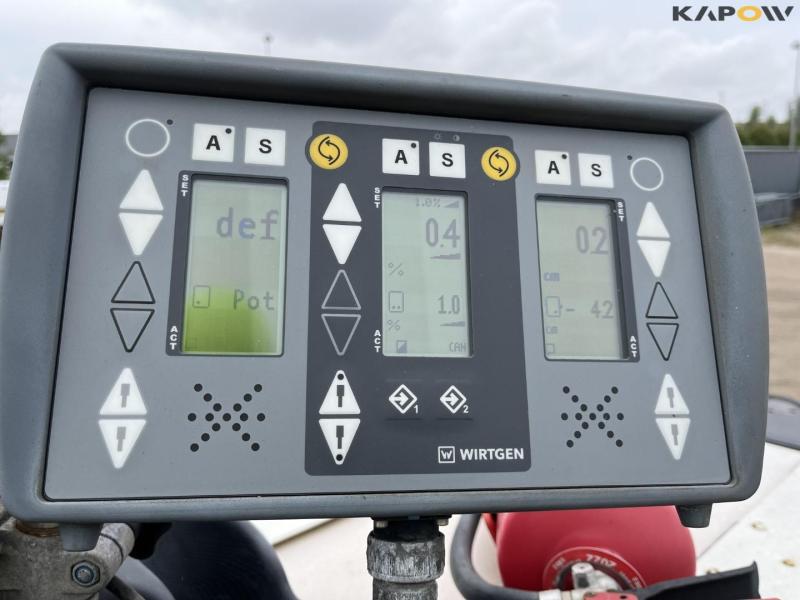 Wirtgen W 50 DC asphalt cutter with conveyor belt 28