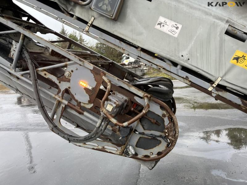 Wirtgen W100 CFI asphalt cutter with conveyor belt 15