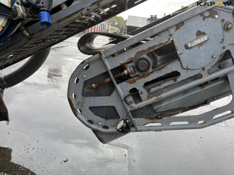 Wirtgen W100 CFI asphalt cutter with conveyor belt 20