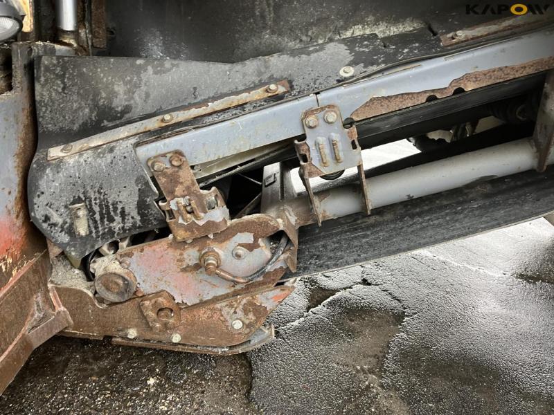 Wirtgen W100 CFI asphalt cutter with conveyor belt 26